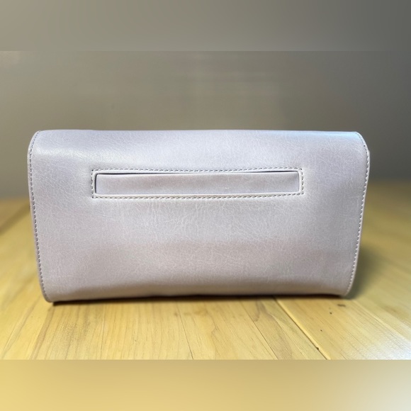 𝐌𝐀𝐓𝐓 & 𝐍𝐀𝐓- Crossbody and clutch purse - Picture 2 of 3